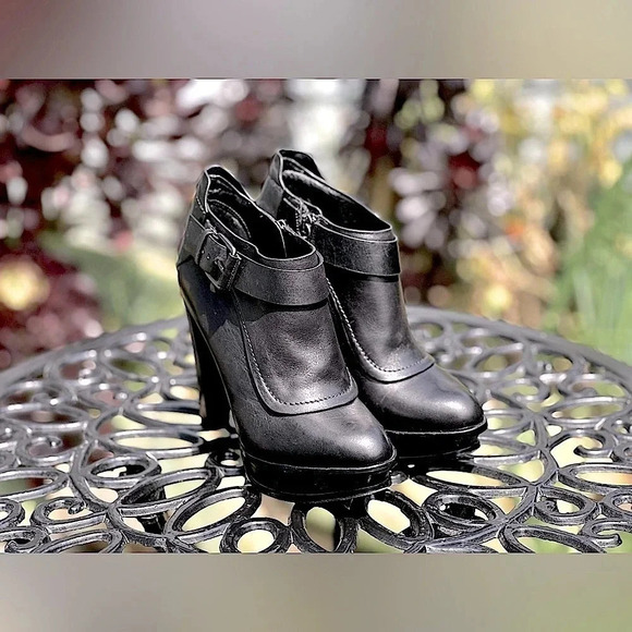 Stella Luna Shoes - Stella Luna — Italian Leather Platform Pumps
